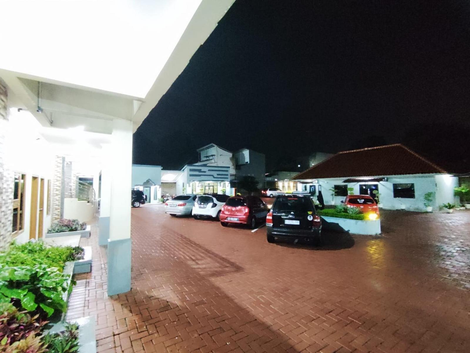 Hotel Cibening Purwakarta Exterior photo