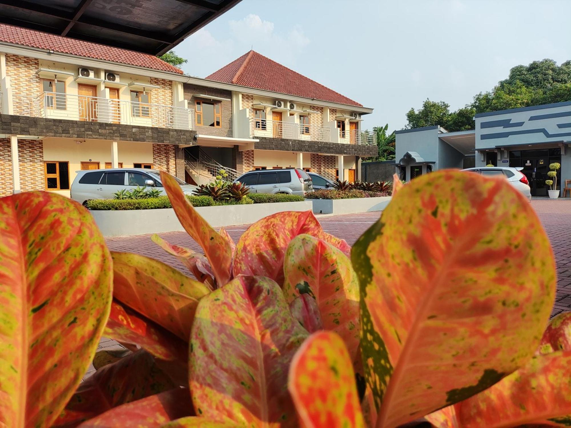 Hotel Cibening Purwakarta Exterior photo