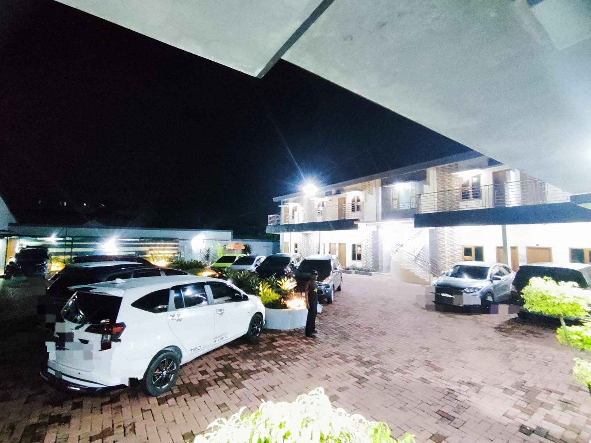 Hotel Cibening Purwakarta Exterior photo