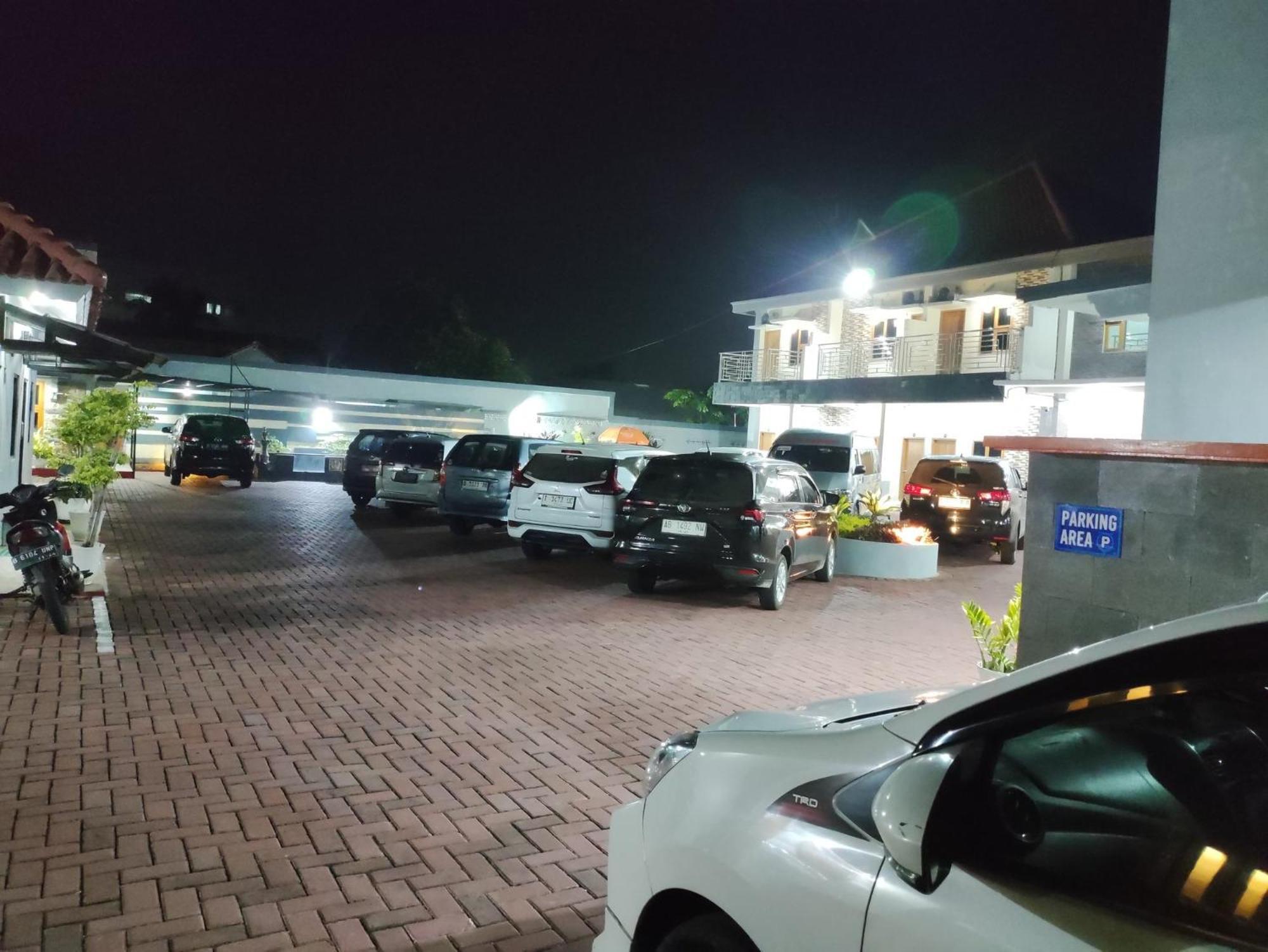 Hotel Cibening Purwakarta Exterior photo